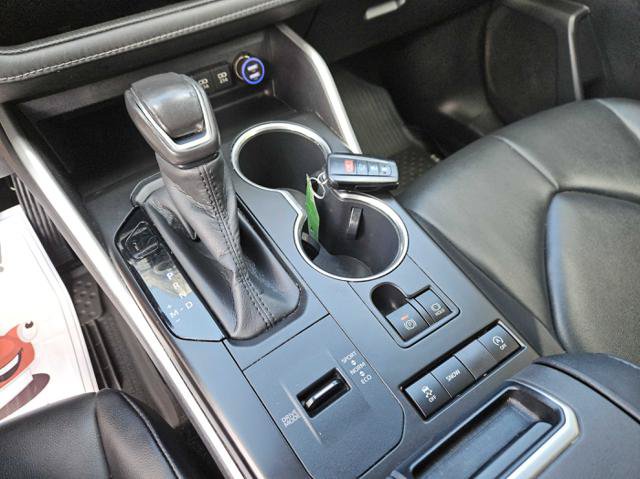 Used 2020 Toyota Highlander XLE FWD image 20
