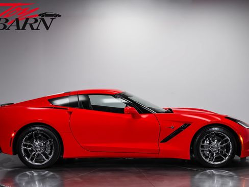 Used 2015 Chevrolet Corvette Stingray Coupe RWD image 14