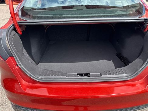 Used 2018 Ford Focus SE w/ Cold Weather Package image 14