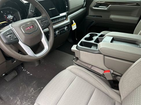 New 2026 GMC Sierra 1500 SLE w/ Preferred Package AWD/4WD image 8