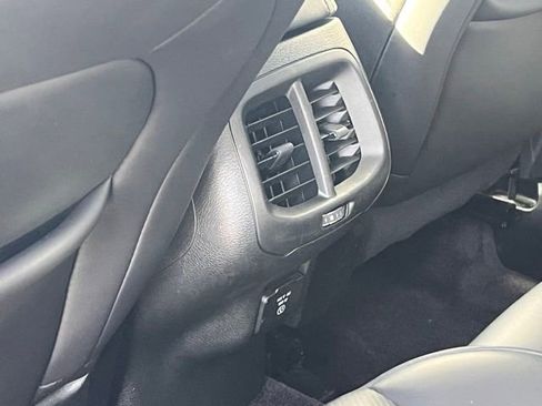 Used 2017 Jeep Cherokee Overland w/ Technology Group FWD image 32