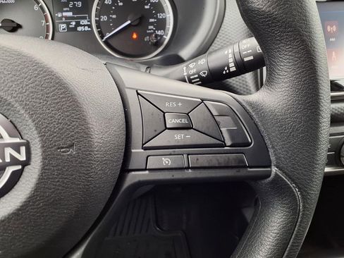 Certified 2025 Nissan Kicks Play S image 14