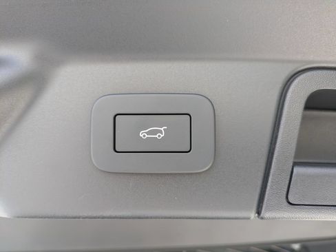 New 2026 Land Rover Range Rover Velar Dynamic SE AWD/4WD image 15