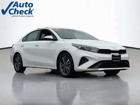 Used 2023 Kia Forte LXS w/ LXS Technology Package FWD image 1