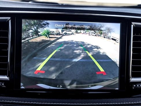 Used 2024 Chrysler Pacifica Select image 24