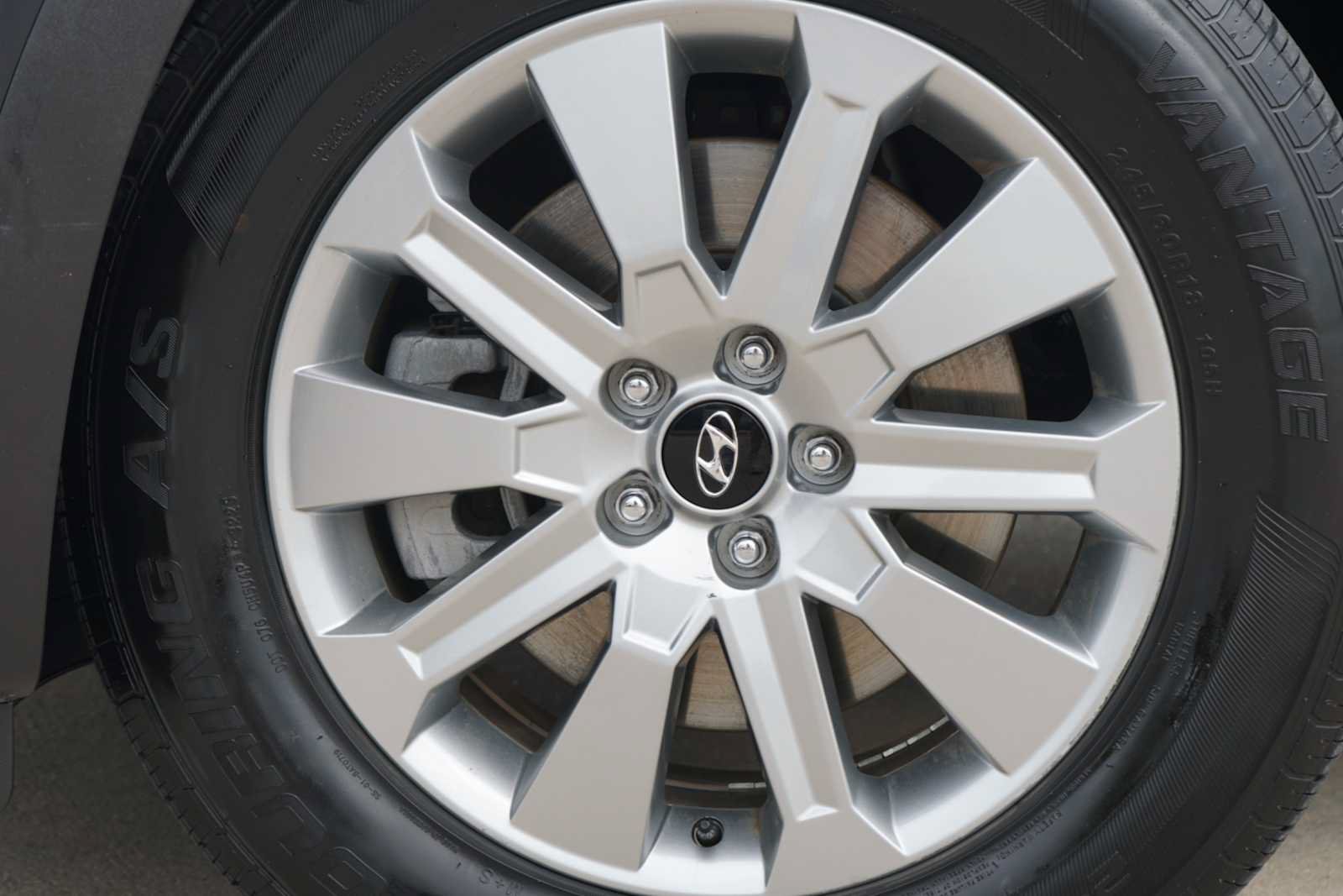 Used 2025 Hyundai Palisade SEL FWD image 2