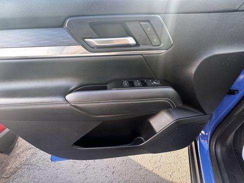 Used 2025 GMC Terrain Elevation image 12