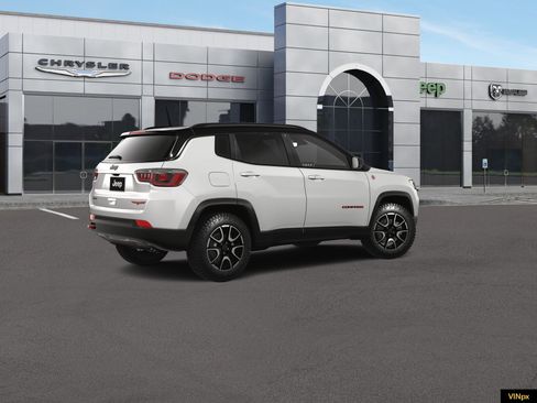 New 2026 Jeep Compass Trailhawk w/ Sun, Sound & Navigation Group AWD/4WD image 8