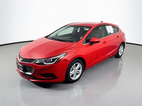 Used 2017 Chevrolet Cruze LT w/ Convenience Package FWD image 3