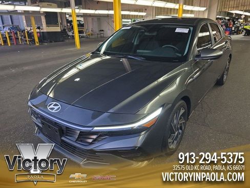 Used 2024 Hyundai Elantra SEL w/ Convenience Package FWD image 1