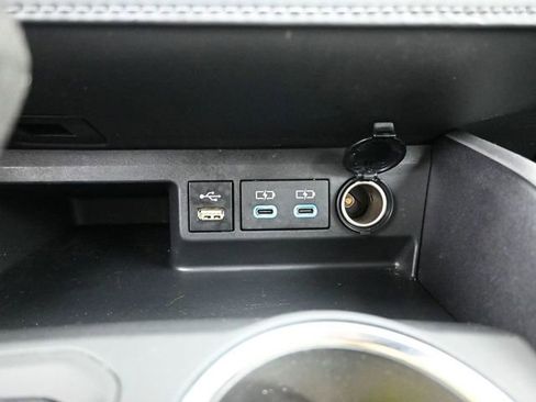 Used 2022 Toyota Highlander XLE image 17