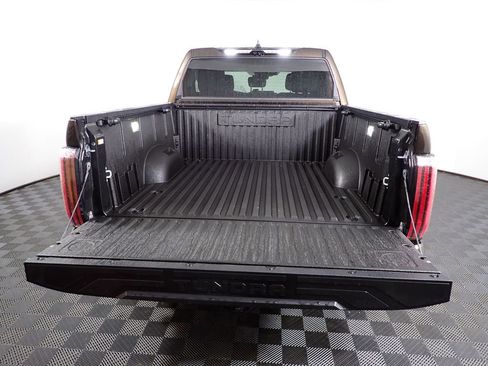 Used 2025 Toyota Tundra Limited AWD/4WD image 18