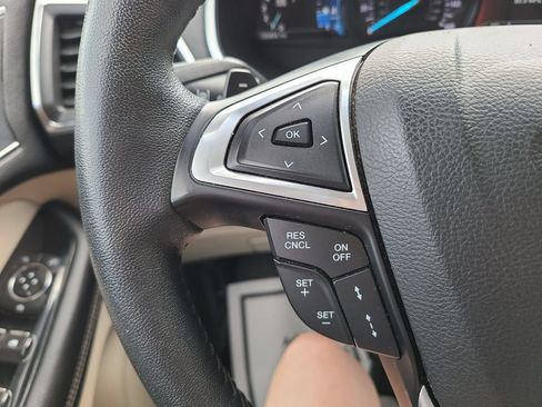 Used 2018 Ford Edge Titanium w/ Equipment Group 302A AWD/4WD image 10