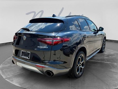 Used 2023 Alfa Romeo Stelvio Ti AWD/4WD image 7