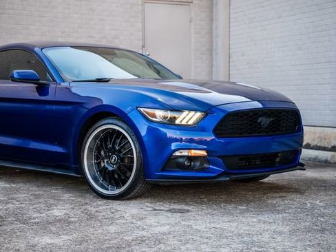 Used 2016 Ford Mustang Premium image 31