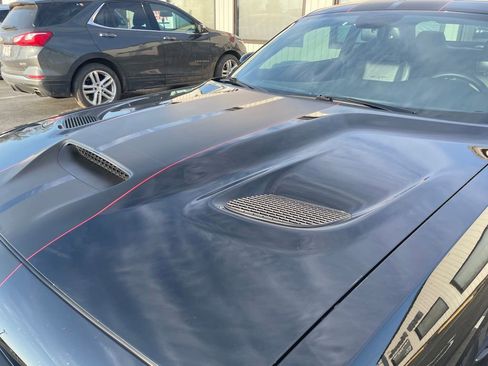 Used 2016 Dodge Challenger SRT Hellcat image 4