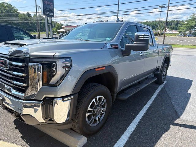 Used 2025 GMC Sierra 3500 SLT w/ SLT Convenience Package AWD/4WD image 2