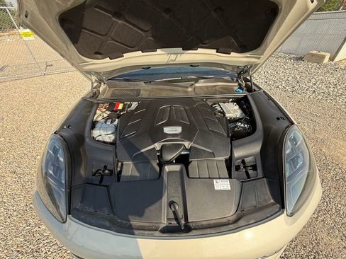 Used 2021 Porsche Cayenne image 16