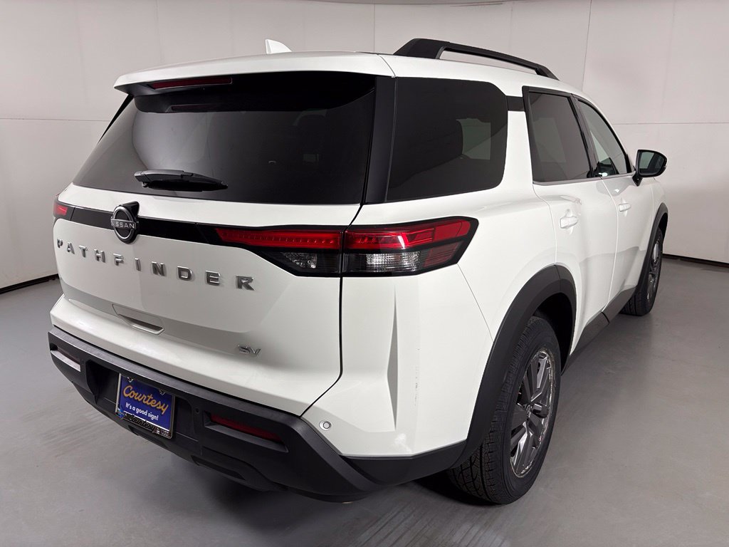 Used 2024 Nissan Pathfinder SV FWD image 8