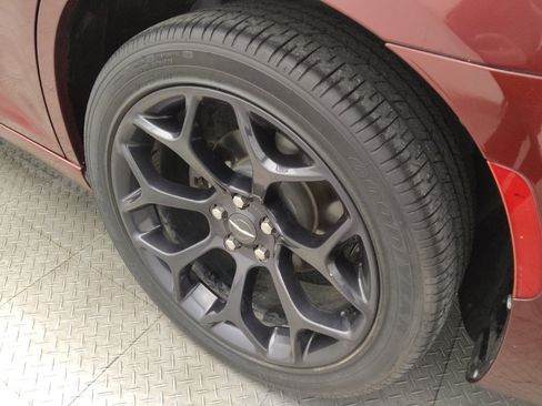 Used 2019 Chrysler 300 Touring w/ Sport Appearance Package image 31