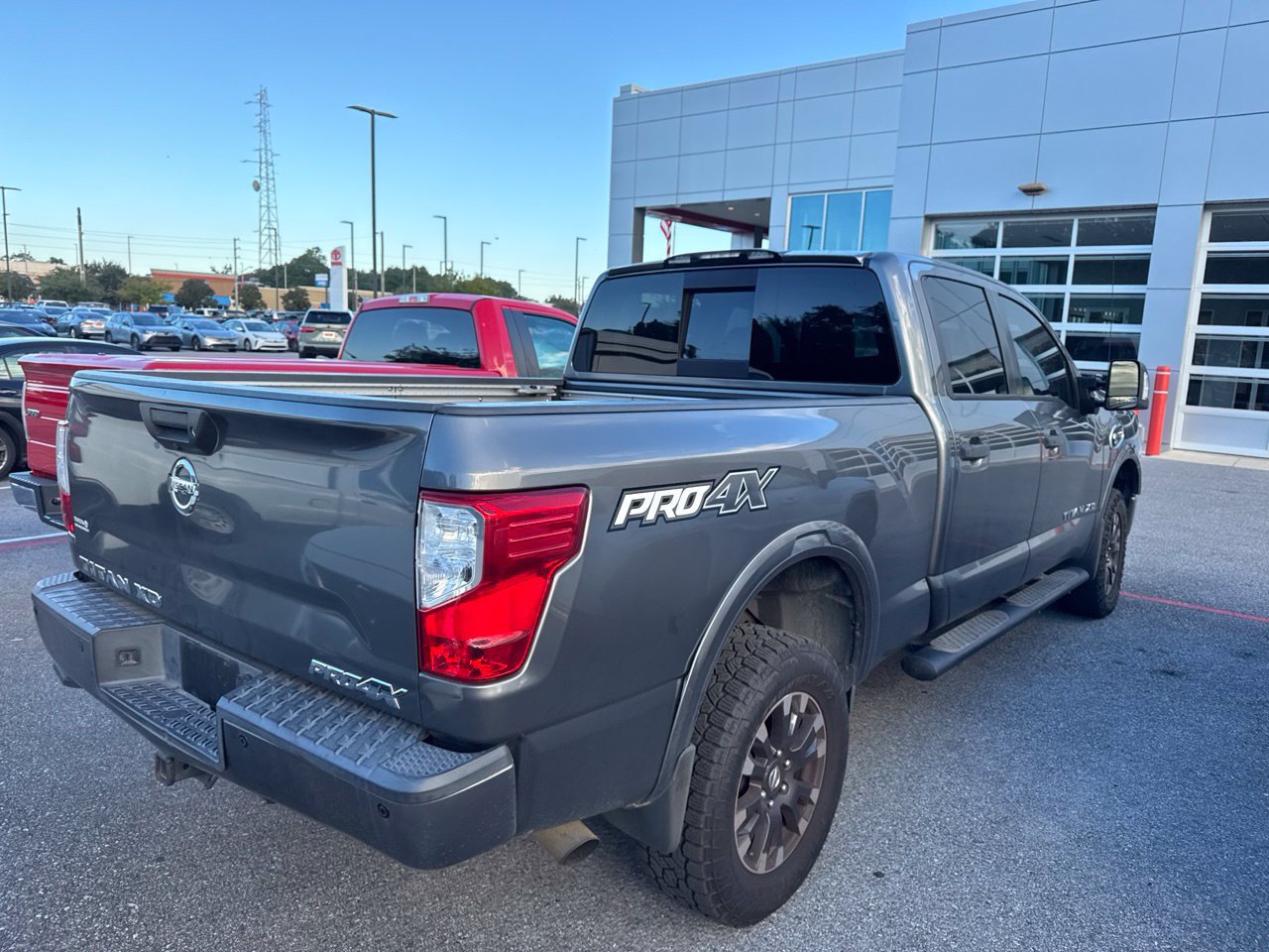 Used 2019 Nissan Titan PRO-4X w/ Pro-4x Convenience Package AWD/4WD image 8