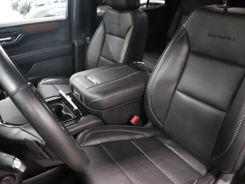 Used 2025 GMC Yukon Denali AWD/4WD image 12