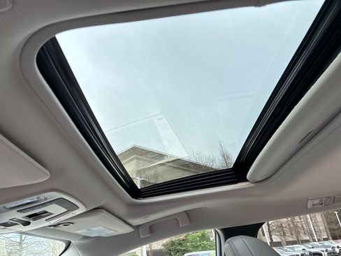 New 2026 Toyota Sienna XLE image 18