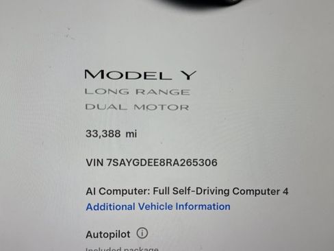 Used 2024 Tesla Model Y Long Range AWD/4WD image 9