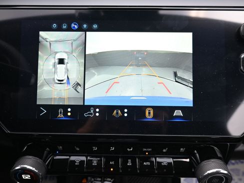 New 2027 Chevrolet Bolt RS w/ Technology Package FWD image 17