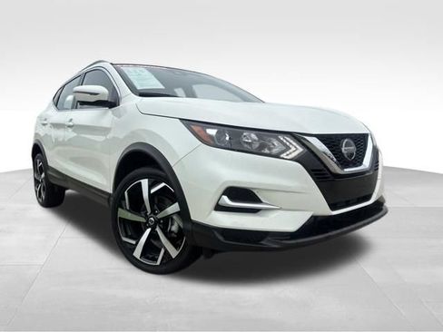 Used 2022 Nissan Rogue Sport SL FWD image 3