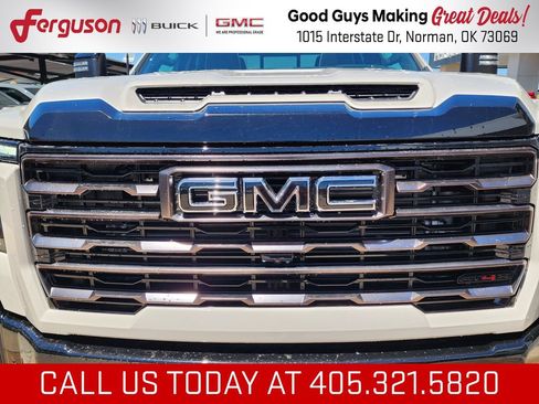 New 2026 GMC Sierra 2500 AT4X w/ LPO, Black Badging Package AWD/4WD image 9