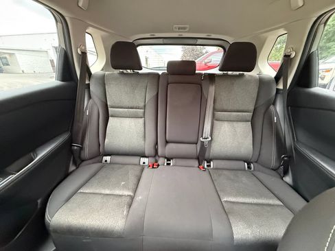 Used 2024 Nissan Rogue SV AWD/4WD image 19