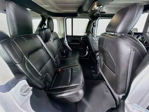 Used 2021 Jeep Wrangler Unlimited Sahara w/ Uconnect 4C Nav & Sound Group AWD/4WD image 27