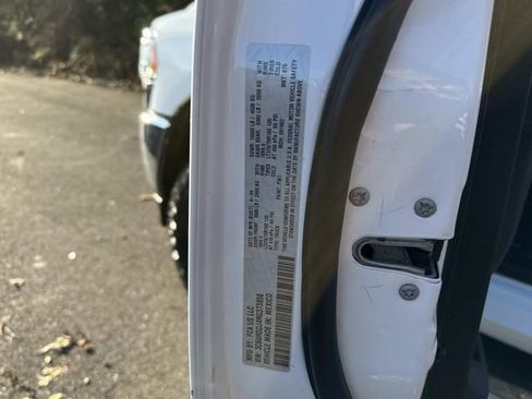 Used 2024 RAM 2500 Big Horn AWD/4WD image 25
