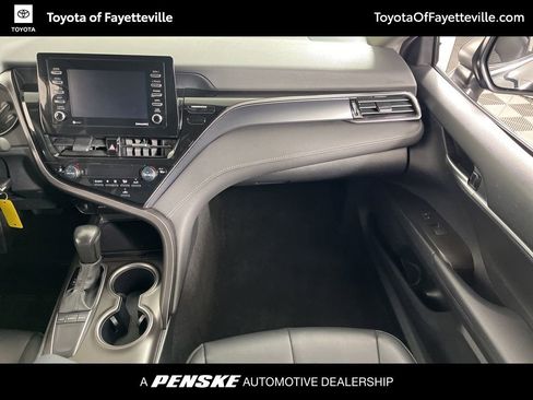 Used 2024 Toyota Camry SE image 16