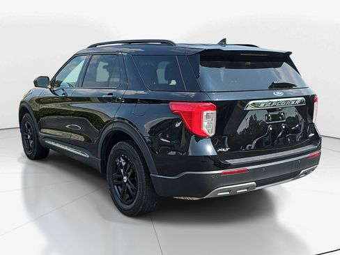 Used 2023 Ford Explorer XLT w/ Equipment Group 202A AWD/4WD image 5