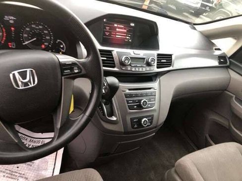 Used 2014 Honda Odyssey LX image 6