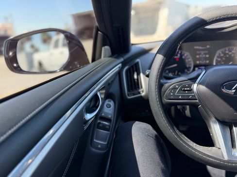Used 2018 INFINITI Q60 3.0t Luxe w/ Sensory Package 3.0T Luxe RWD image 7