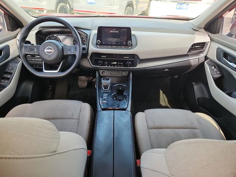 Used 2024 Nissan Rogue SV FWD image 10