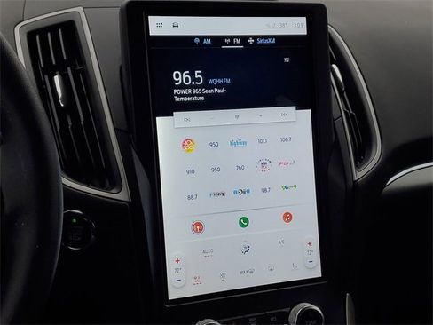 Used 2024 Ford Edge SEL w/ Sport Appearance Package image 23