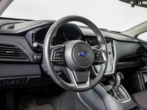 Used 2025 Subaru Outback Premium AWD/4WD image 18