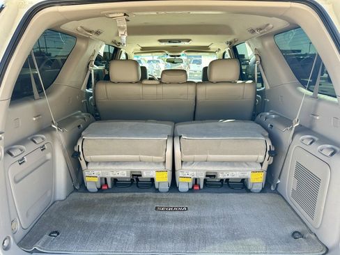 Used 2006 Toyota Sequoia Limited image 6
