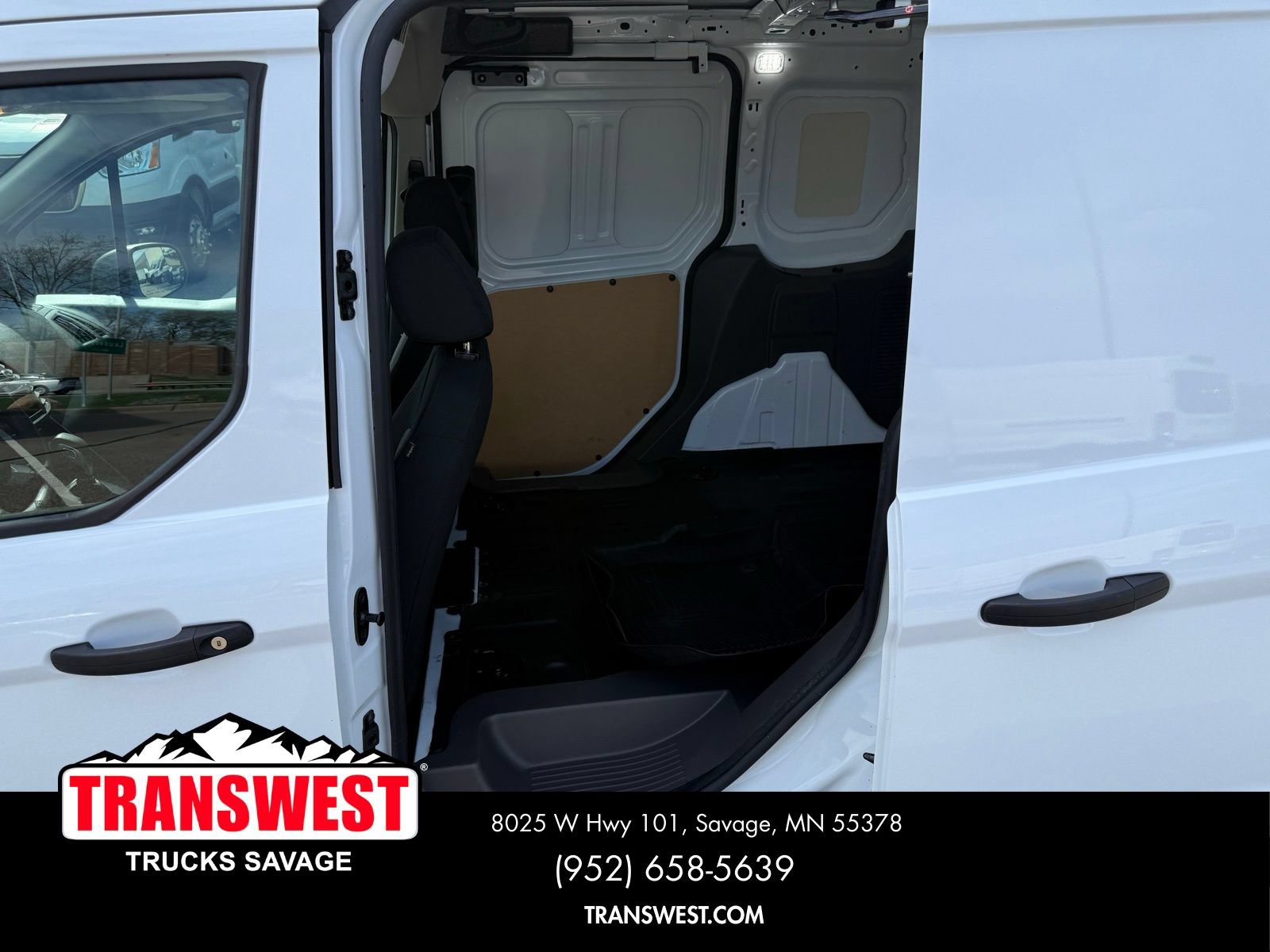 Used 2023 Ford Transit Connect XL FWD image 11
