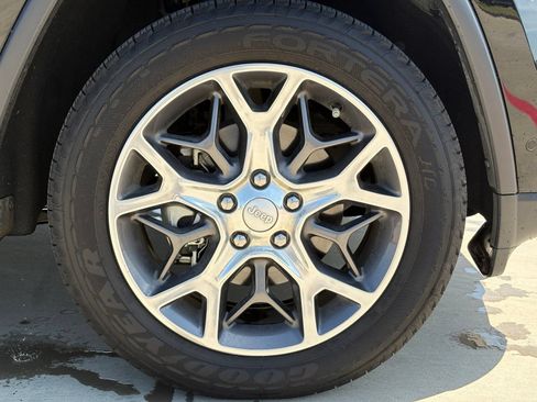 Used 2020 Jeep Grand Cherokee Limited RWD image 10