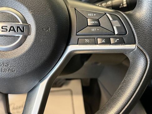Used 2021 Nissan Versa SV FWD image 10