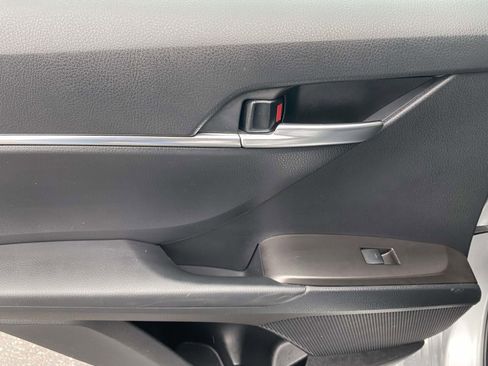 Used 2024 Toyota Camry SE FWD image 12