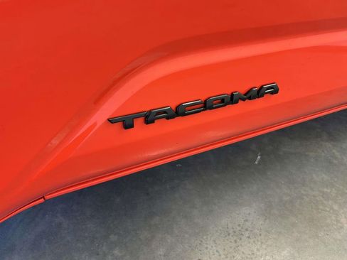 Used 2024 Toyota Tacoma TRD Off-Road w/ TRD Off Road Upgrade Package AWD/4WD image 10