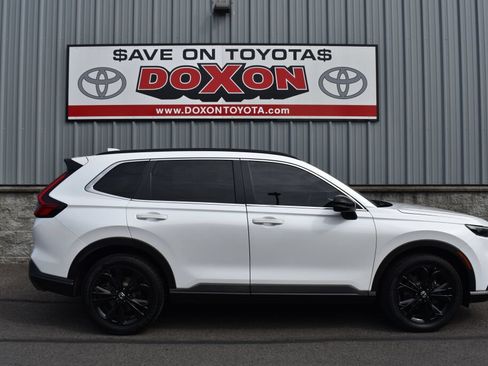 Used 2023 Honda CR-V Sport Touring image 8