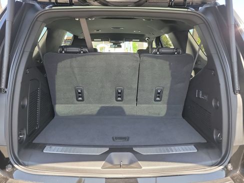 Used 2025 Chevrolet Tahoe Premier RWD image 24