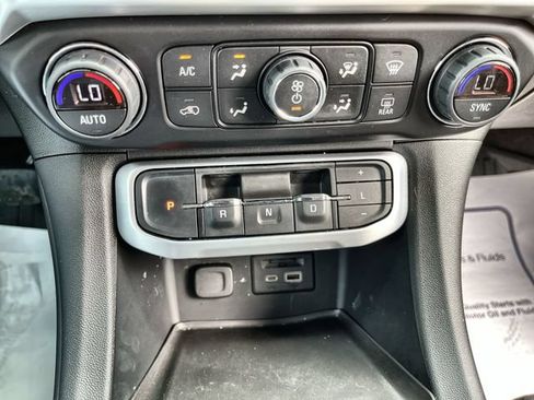 Used 2020 GMC Acadia SLT w/ Driver Alert Package II AWD/4WD image 17